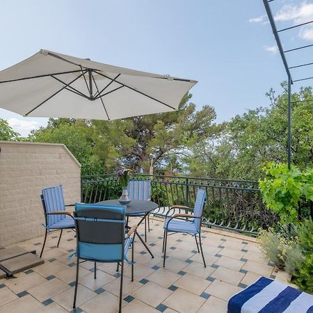 Apartmani Mirta Омиш Экстерьер фото