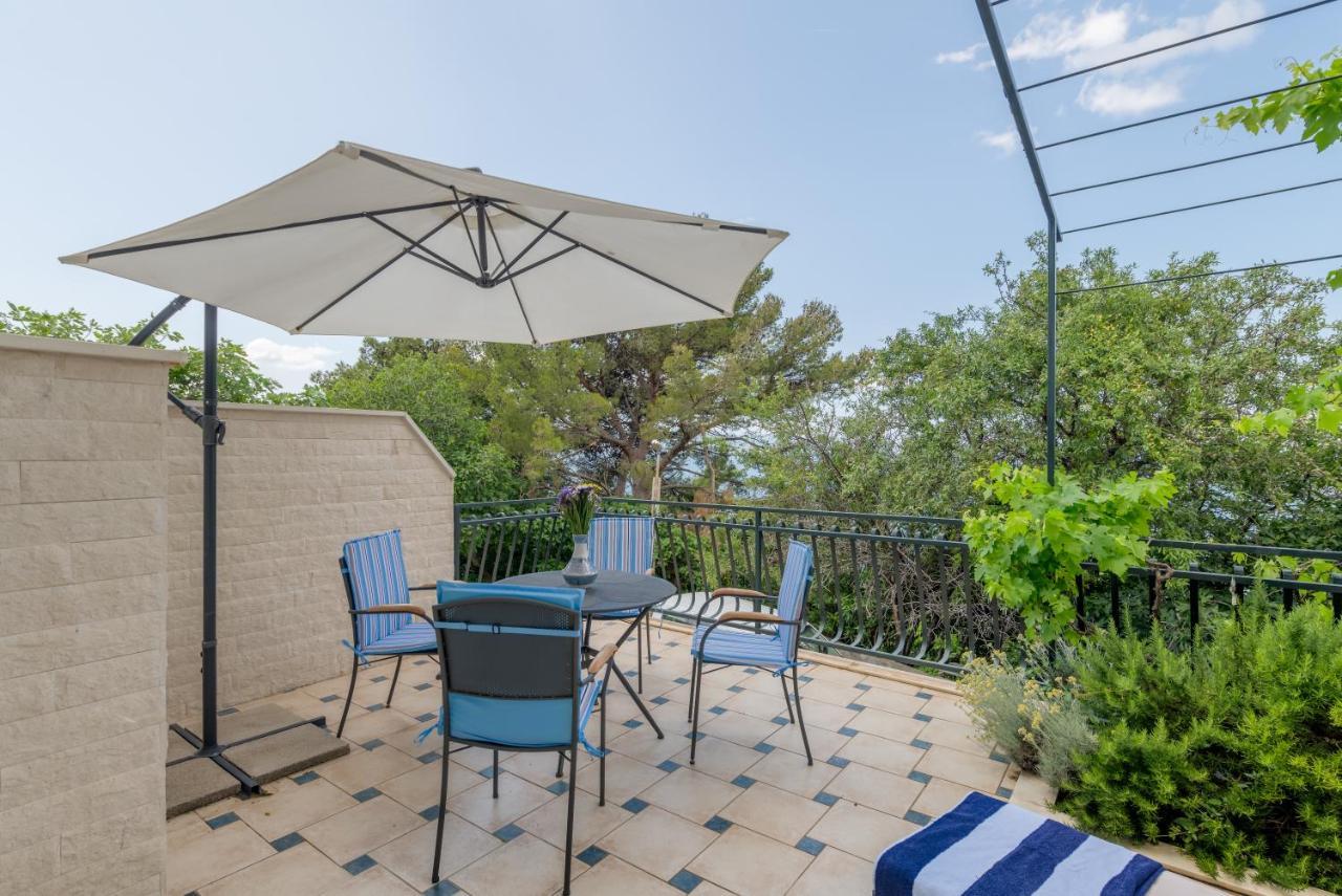 Apartmani Mirta Омиш Экстерьер фото