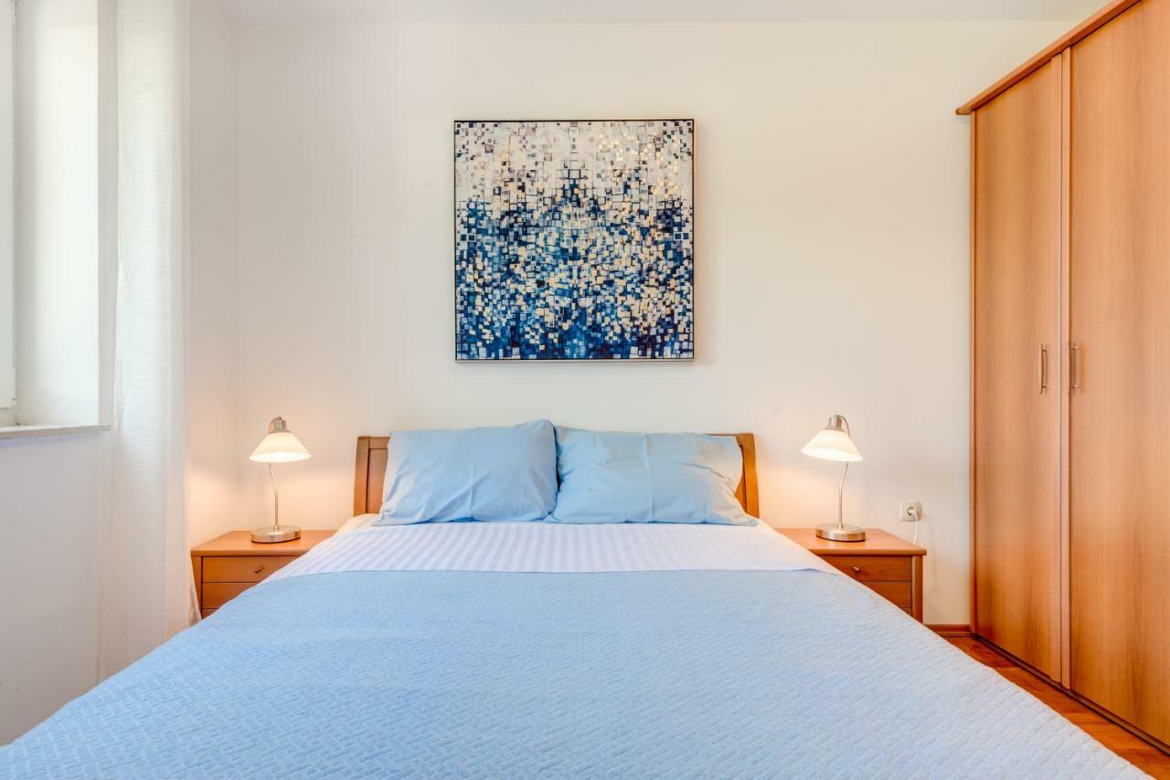 Apartmani Mirta Омиш Экстерьер фото