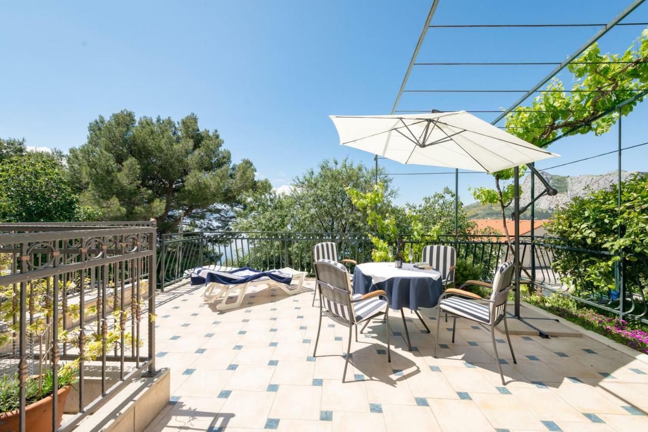Apartmani Mirta Омиш Экстерьер фото