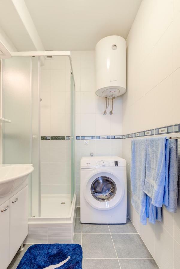 Apartmani Mirta Омиш Экстерьер фото