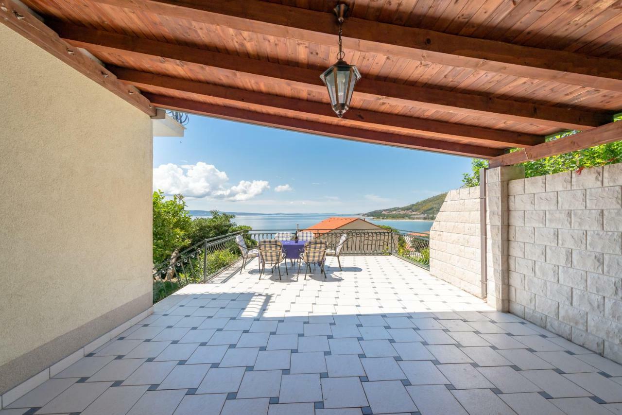 Apartmani Mirta Омиш Экстерьер фото